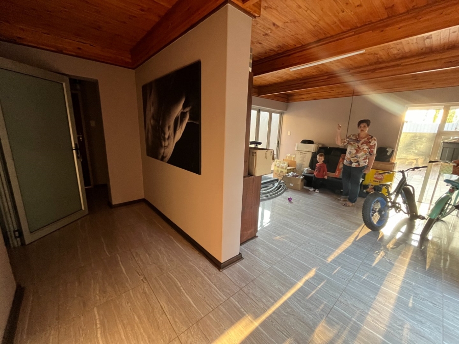 5 Bedroom Property for Sale in Van Der Hoff Park North West